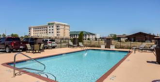Best Western PLUS Jonesboro Inn & Suites - Jonesboro - Pool
