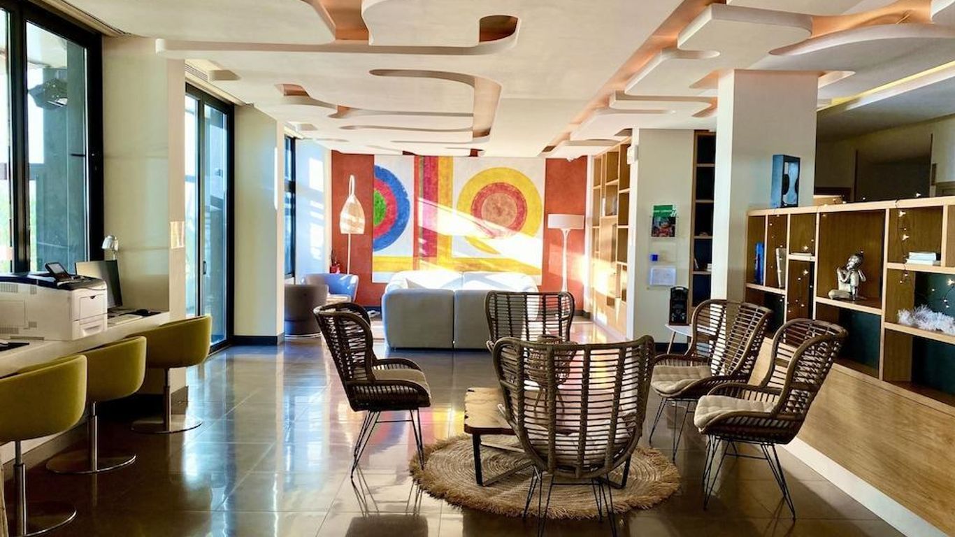 هوليداي ان - كان