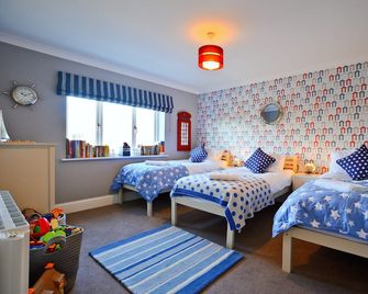SailAway to a relaxing holiday break with family or friends in Sunny Seahouses. - Seahouses - Schlafzimmer