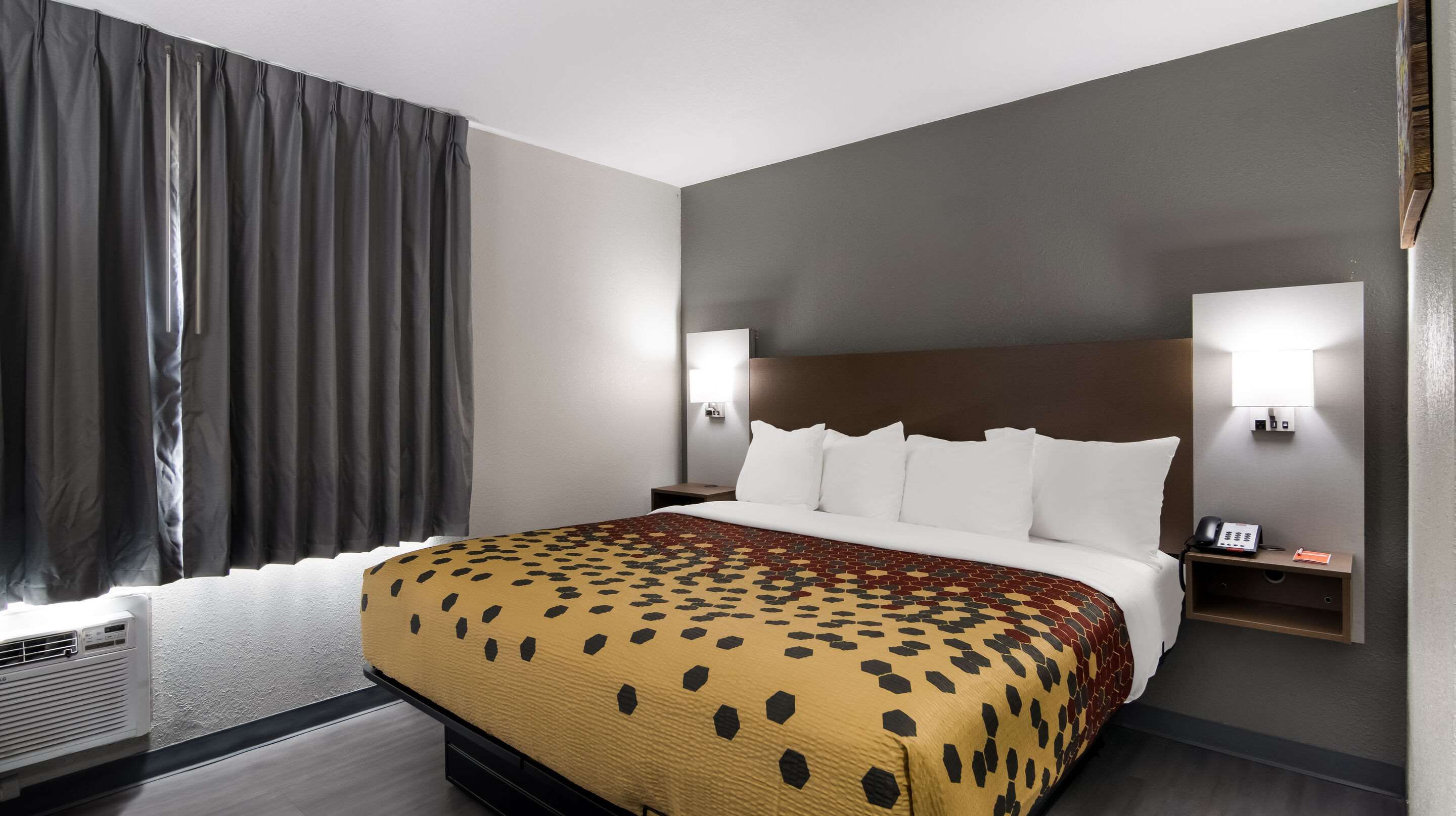 Econo Lodge Portage - Portage - Bedroom