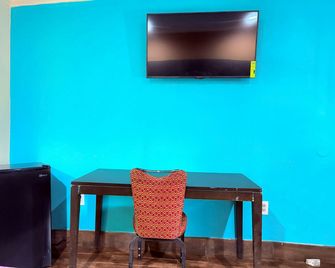 Regency Inn Houston near Hobby Airport - Houston - Habitación