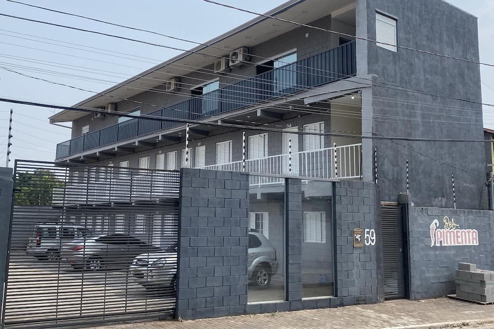 ريزيدنثيال بيمينتا - كويابا - مبنى