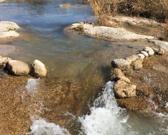 Private refuge on the Llano River to fly fish, swim, relax, and enjoy creation - Junction