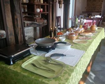 Rosa Canina, comfortable apartment for a couple or a family with children. - Collesano - Restaurante