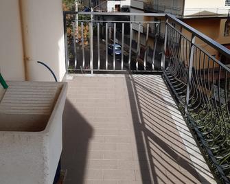 Apartment By The Sea In Calabria In Guardavalle Marina - Guardavalle - Balcony