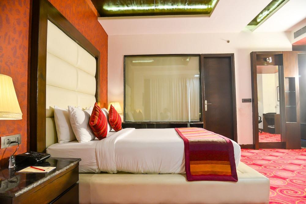 16 Best Hotels in Chandigarh. Hotels from $7/night - KAYAK