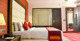 Hotel Almeida - Chandigarh - Bedroom
