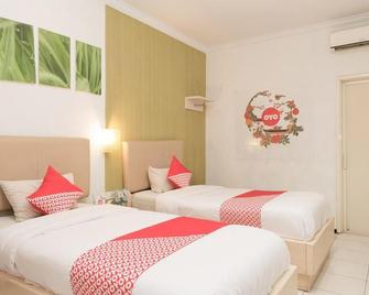 Ebizz Hotel - Jember - Habitació