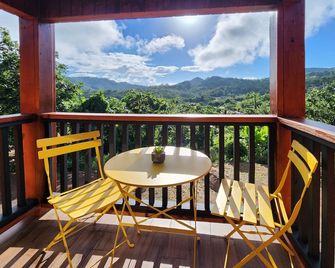 The Cozy Càsata: A Unique American-Style Cabin in the Mountains of Puerto Rico - Adjuntas - Balcón