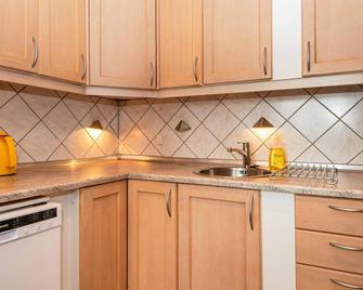 Quaint Holiday Home in Hvide Sande With Whirlpool - Hvide Sande - Cucina
