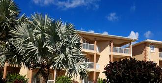 Holiday Inn Resort Grand Cayman - George Town