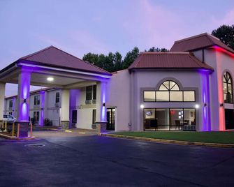 Motel 6 Suwanee. Ga Gwinnett Center - Suwanee - Building