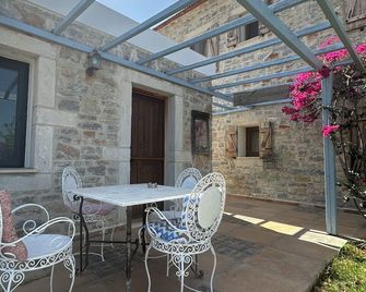 Eski Datça Otel - Datca - Innenhof