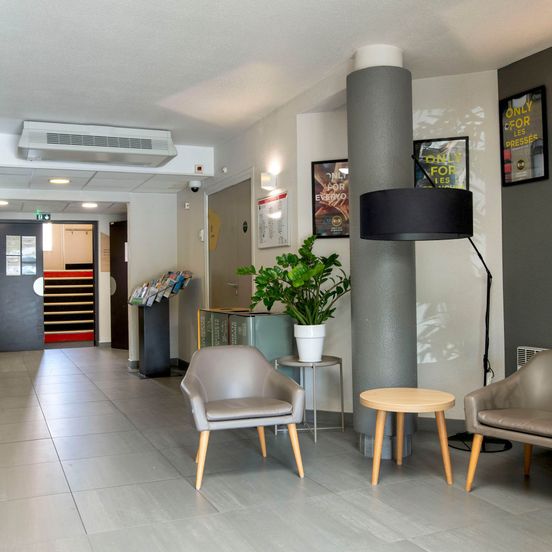 B&B HOTEL Avignon (2) image 1