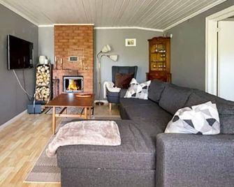 5 Person Holiday Home in Strangnas - Strängnäs - Sala de estar