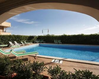 Hotel Villa Sole Resort - Bellaria-Igea Marina - Piscina
