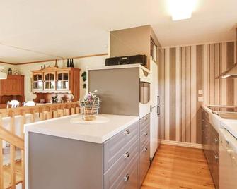 2 Bedroom Awesome Home In Svanskog - Svanskog - Kitchen
