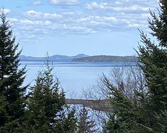 View Of Ocean on second story , Open Concept Living, Walk To Downtown. A/C. - Eastport - Outdoors view