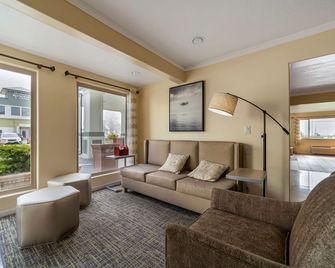 Best Western Plus Northwoods Inn - Crescent City - Soggiorno