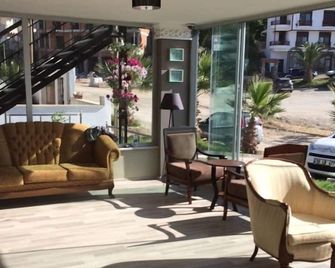 Hotel Hugo - Altınoluk