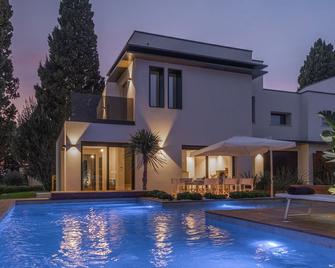 Marea 8, Emma Villas - Riccione - Pool