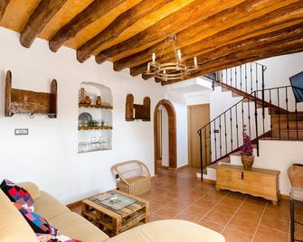 Cortijocabrill Located Between The Beach And The Mountain. Ideal For Families And Groups - Periana - Soggiorno