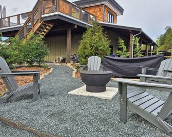 The Truffle Hut Parksville - Parksville - Patio