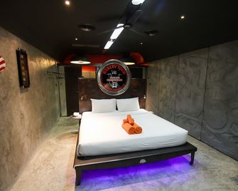Nicky's Handlebar - Patong - Dormitor