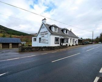 The Golden Larches Cafe and B&B - Lochearnhead - Building