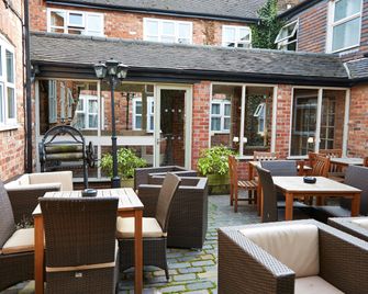 Millers Hotel - Нанітон - Патіо