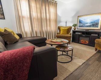 1 Level| 0.4mi OWU |Patio|Free Parking|Quiet Street|0.2mi Downtown|W/D - Delaware - Sala de estar