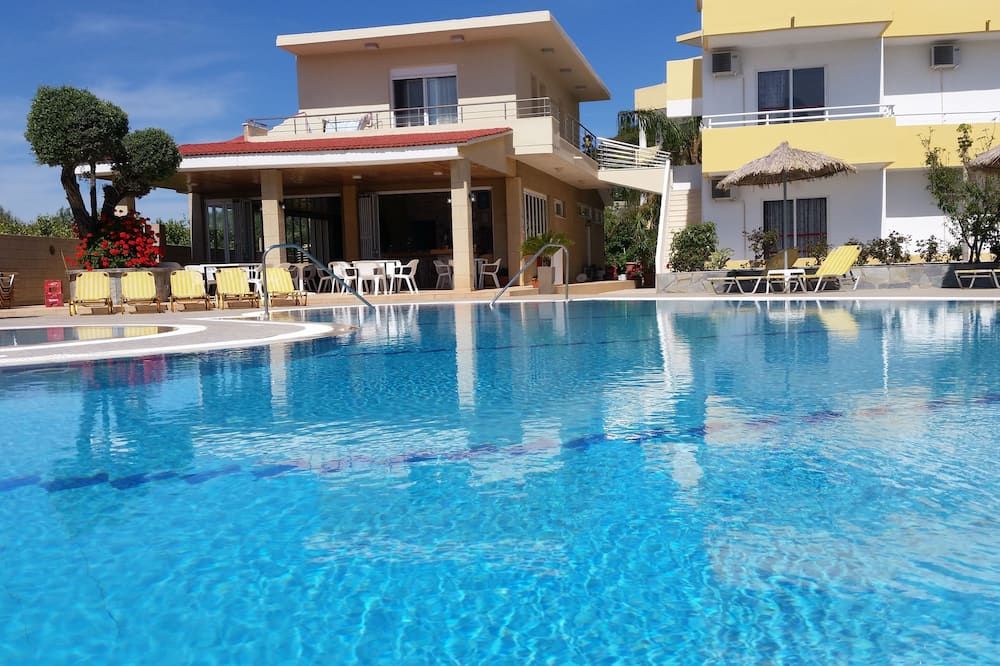 Summer Days - Faliraki - Pool