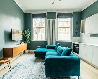 Abbey Hideout - Lovely 1-Bed APT in Heart of Bath - Bath - Living room