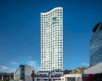 The Paragon Hotel Mexico City Santa Fe By Accor - Mexico City - Building