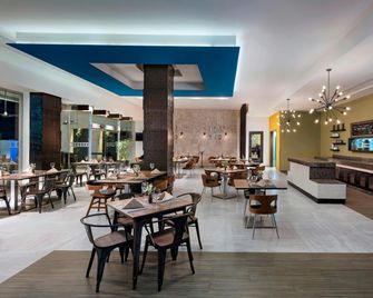 Four Points by Sheraton Cancun Centro - Cancún - Bar