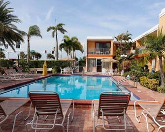 Satellite Motel - Treasure Island - Piscina
