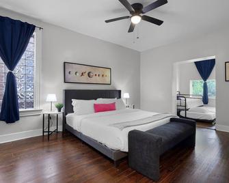 Hartford Stylish 5br Near Downtown With Private Backyard - St. Louis - Schlafzimmer