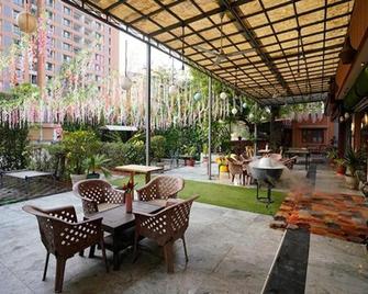 Fabhotel Siddharth Inn - Gandhinagar - Innenhof