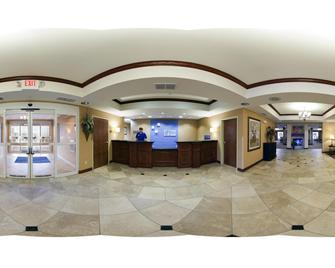 Holiday Inn Express Hotel & Suites Sparta By IHG - Sparta - Lobby