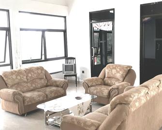 Almira homestay - Jambi - Living room