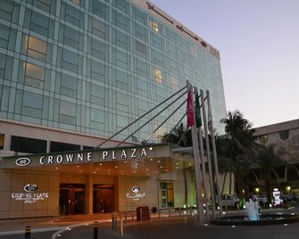 Crowne Plaza Jeddah By IHG - Jeddah - Building