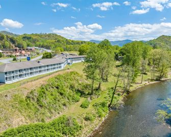 SureStay by Best Western Cherokee on the River - Cherokee - Gebäude