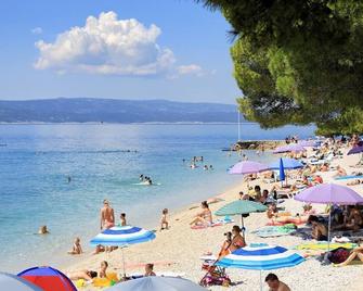 Apartments by the sea Brela, Makarska - 2718 - Brela - Strand