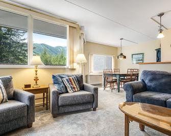 Welcoming Condo with Shared Pools, Hot Tub - Easy Access to Golf & Slopes - Warren - Sala de estar