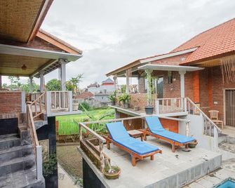 Getsemani Guesthouse - North Kuta - בניין