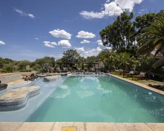 Otjisazu Guest Farm - Okahandja - Piscina