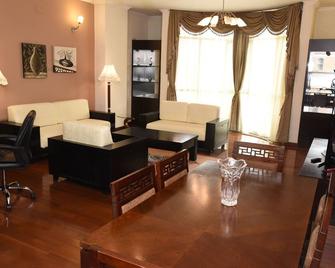 Diplomat Luxury Furnished Apartments - Addis Abeba - Pokój dzienny