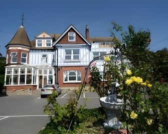 Seabrook House - Hythe - Building