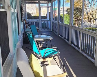 Barclay Cottage Inn - Virginia Beach - Balcony