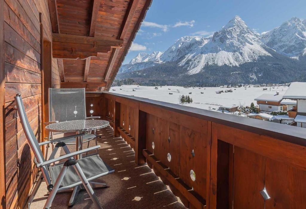 Pension Bartlhof - לרמוז - מרפסת